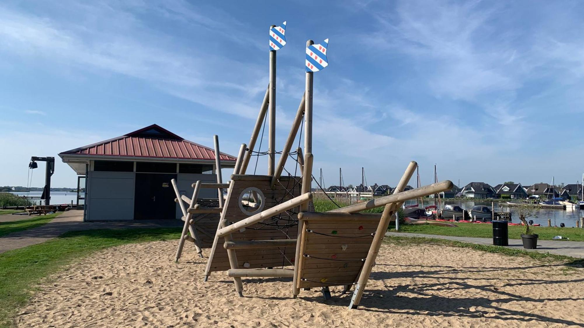 'T Paviljoenhus Bij Sneekermeer Offingawier Exteriér fotografie
